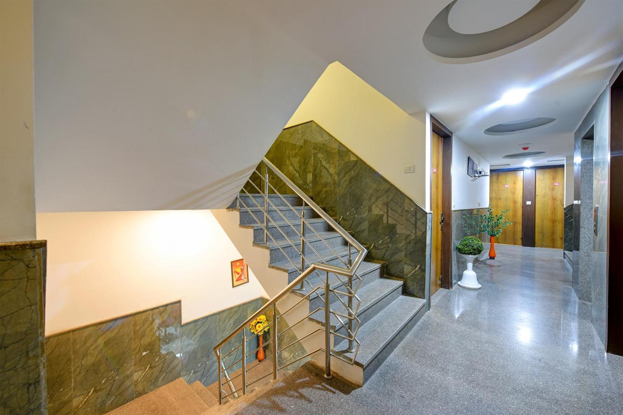 Glory Inn Near Delhi International Airport نيودلهي المظهر الخارجي الصورة